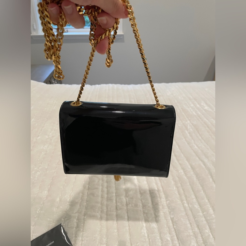 Saint Laurent Black and Gold Chain Bag - Picture 5 of 6